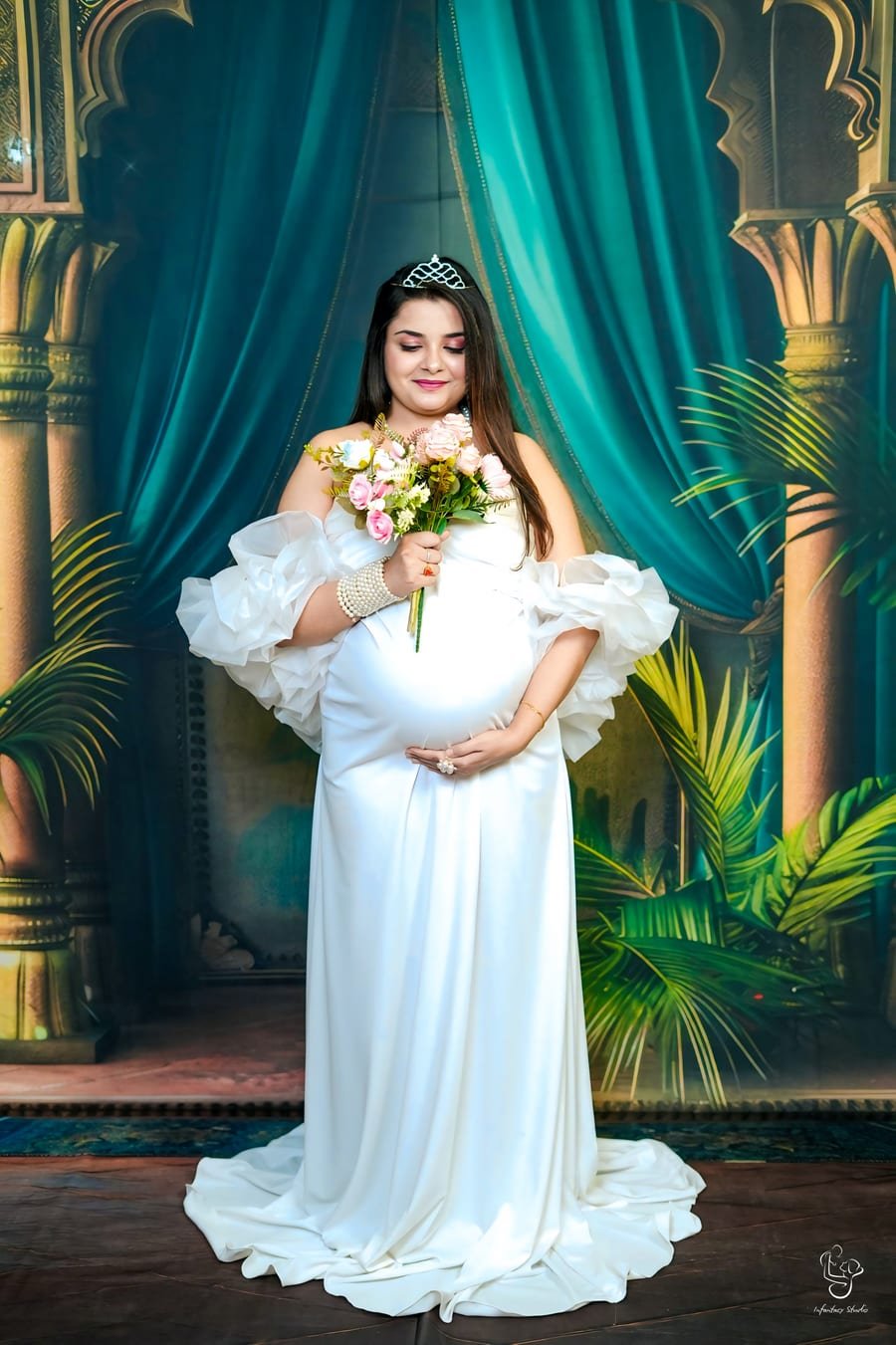 Maternity Photography - Professional photography service by Infantacy Studio